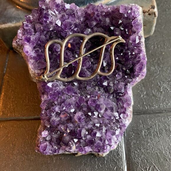 Sterling Silver Pin in curvaceous pattern, Vintage, Stamped - Picture 2 of 4